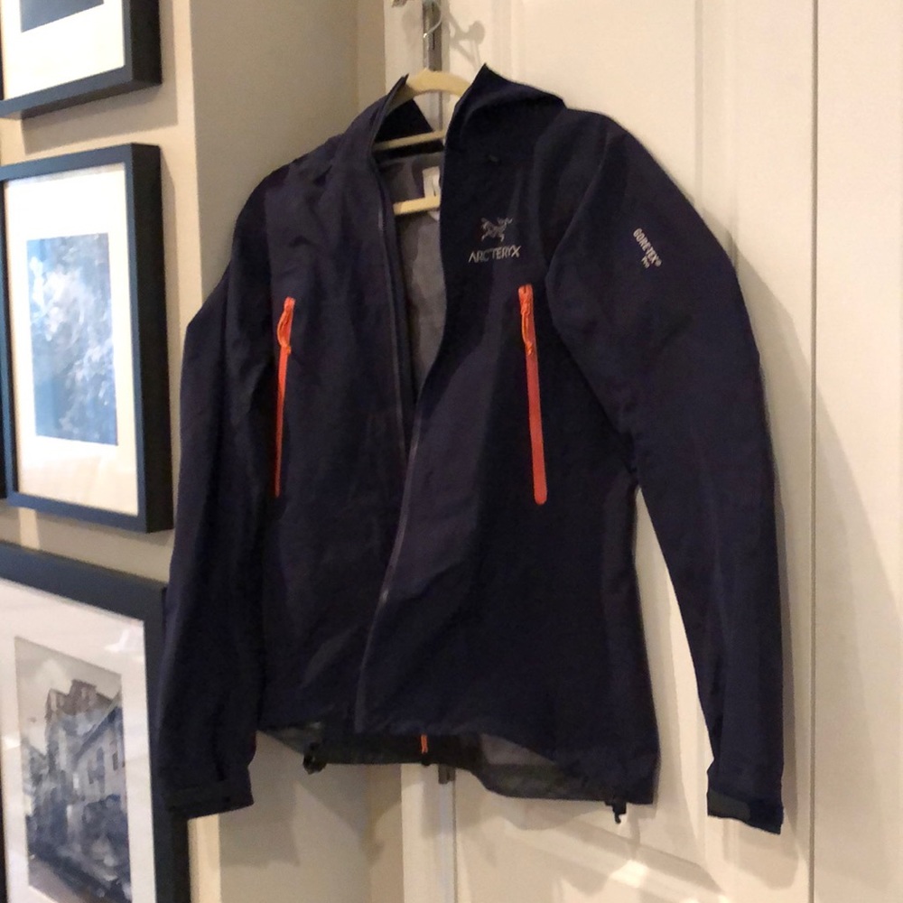 Arc’teryx - shell jacket - dark purple